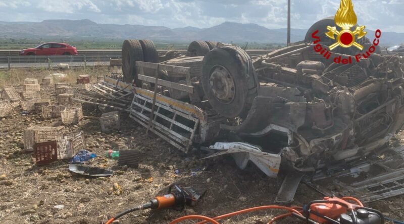 camion incidente fichi d'india mineo