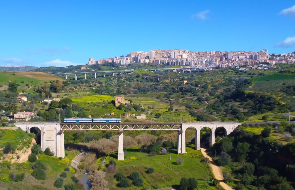 150esimo anniversario ferrovia Agrigento - Porto Empedocle (1) treno paesaggio